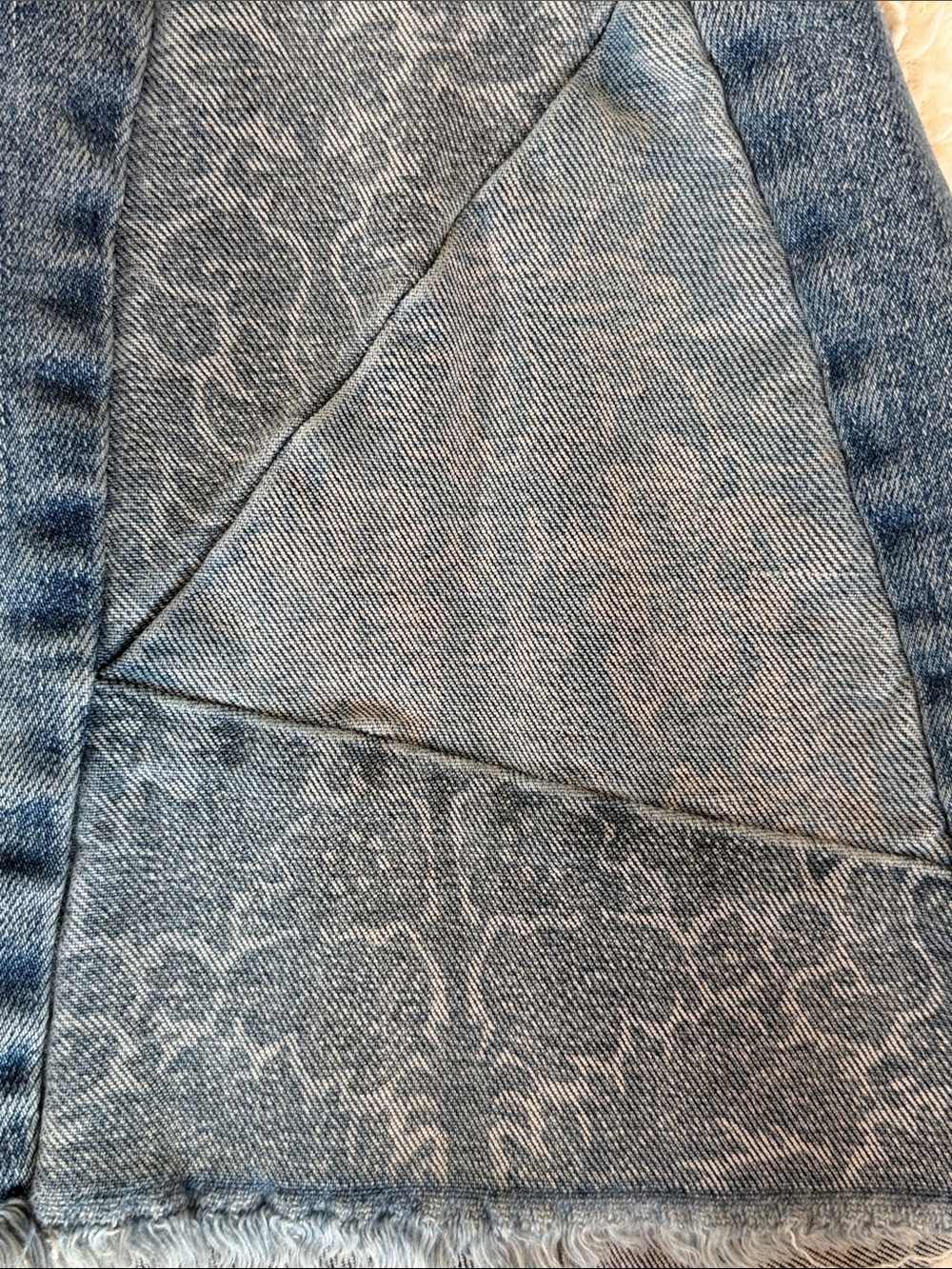bridge by gly Distressed Bell Bottom Jeans with design 30x29 - Picture 9 of 16